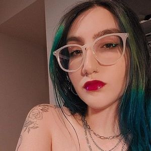 Meet your Posher, Leticia